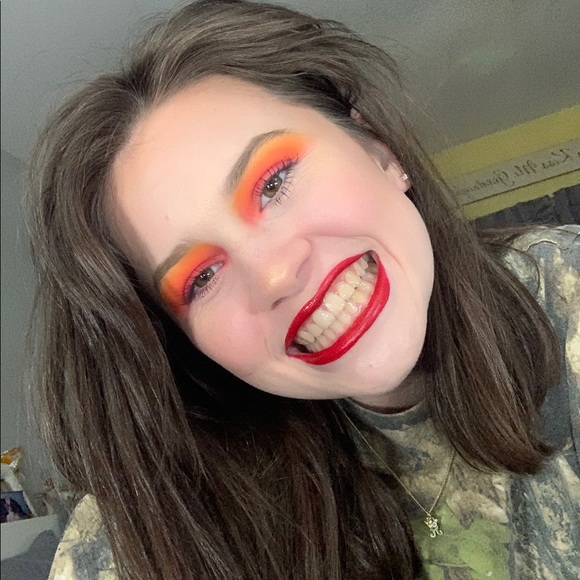 Meet your Posher, Amelia - Picture 3 of 3